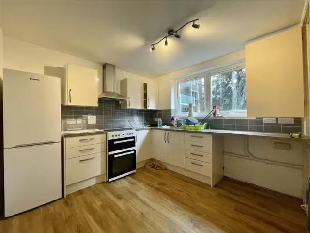 Apartment for rent in Branksome Park, Poole
