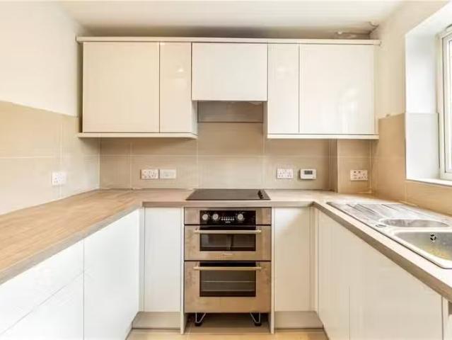 House for rent in Five Acres, Hertfordshire
