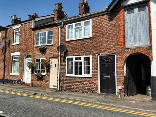 House for rent in Cuddington, Cheshire