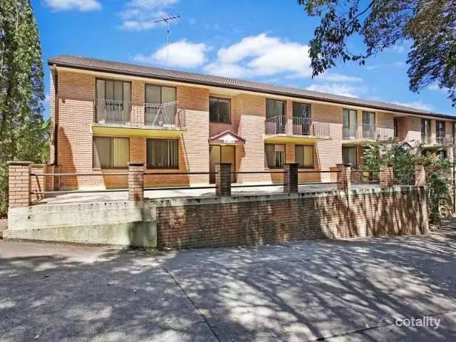 House for rent in Mobbs Hill, Sydney