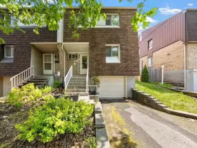 House for rent in Pointe-claire, Quebec