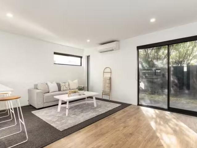 House for rent in Edgeware, Canterbury