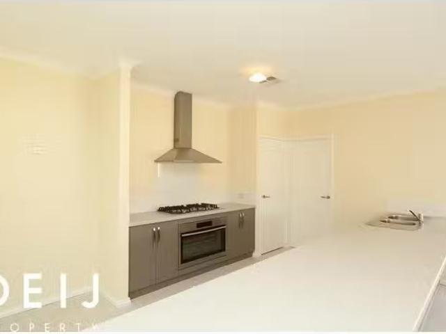 House for rent in Success, Western Australia
