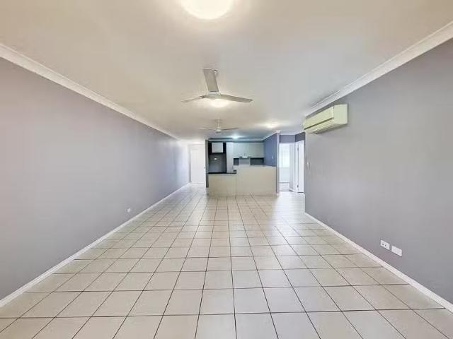 Apartment for rent in Redlynch, Queensland
