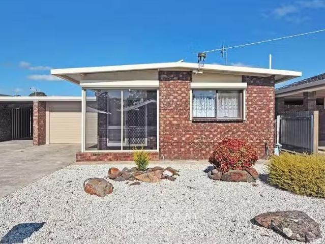 Apartment for rent in Alma, Victoria