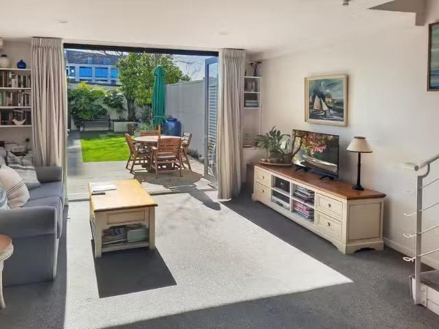 House for rent in Chaslands, Canterbury