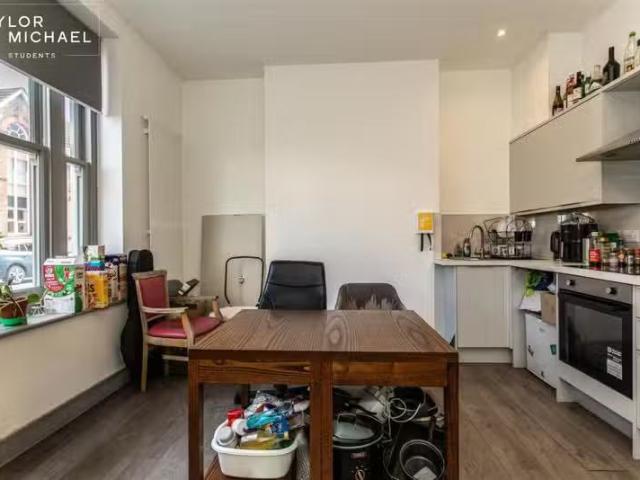 House for rent in Aldrington
