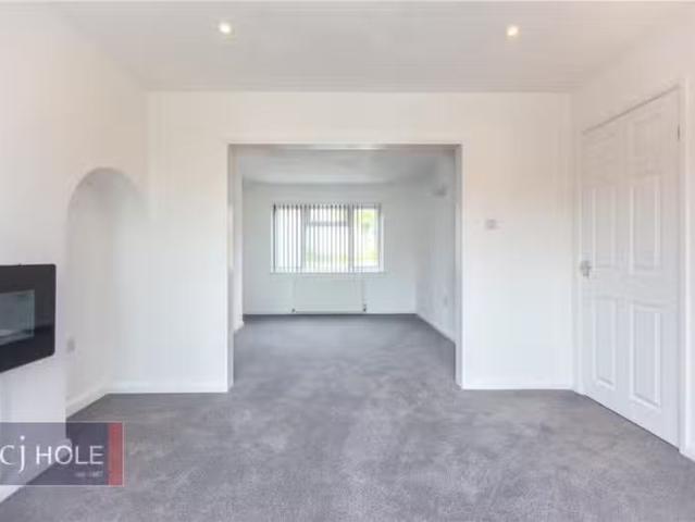 House for rent in Kingswood