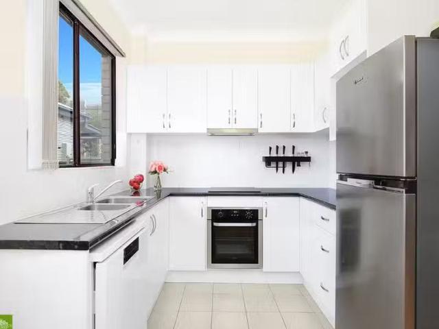 House for rent in Wollongong West, New South Wales