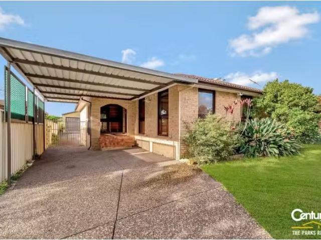House for rent in Bossley Park, Sydney