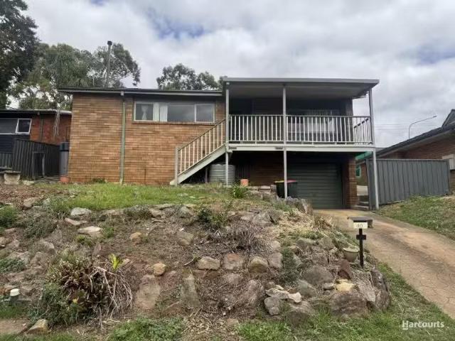 House for rent in Bradbury, Sydney