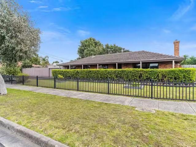 House for rent in Carrum Downs, Melbourne