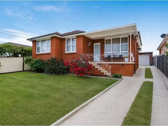 House for rent in Smithfield, Sydney