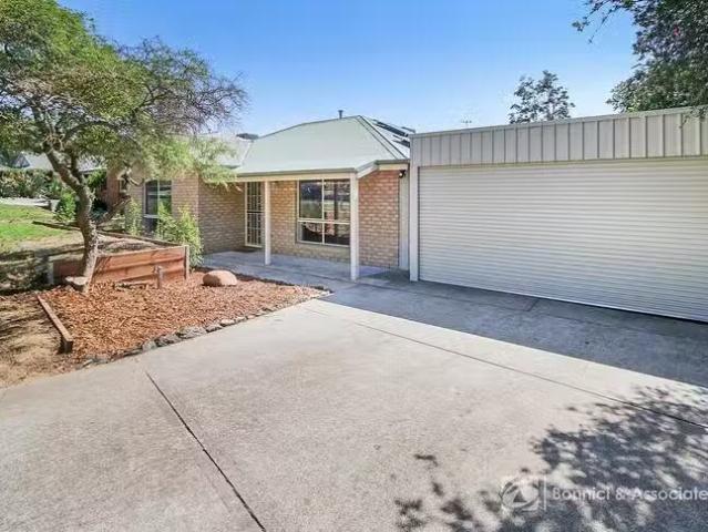 House for rent in West Wodonga, Victoria