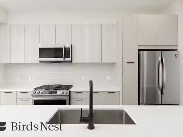 Apartment for rent in New Westminster, British Columbia