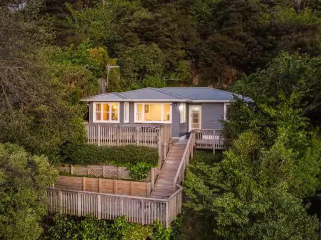 House for rent in Days Bay, Wellington