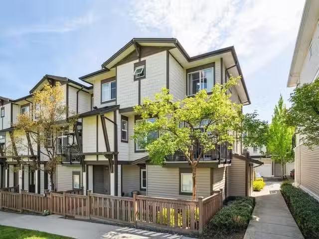 Condo for rent in Surrey, British Columbia
