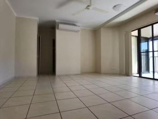 Apartment for rent in Redlynch, Queensland