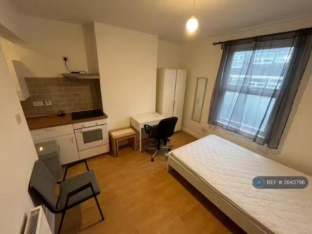 House for rent in Easton, Feckenham