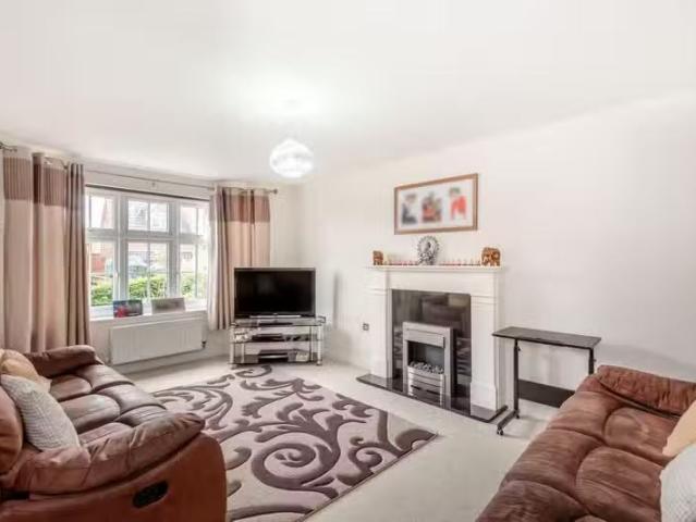 House for rent in Pen-y-ffordd, Wales