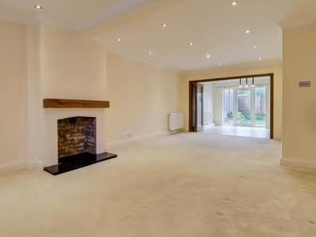 House for rent in Five Acres, Hertfordshire