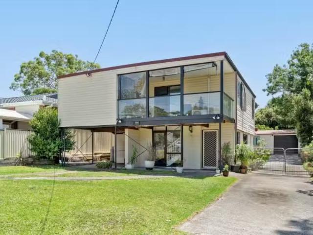 House for rent in Mannering Park, New South Wales