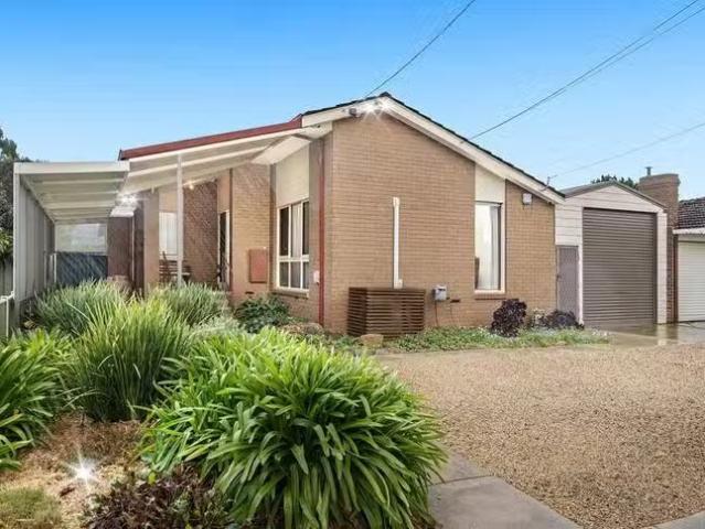 House for rent in Windsor Park, Melbourne