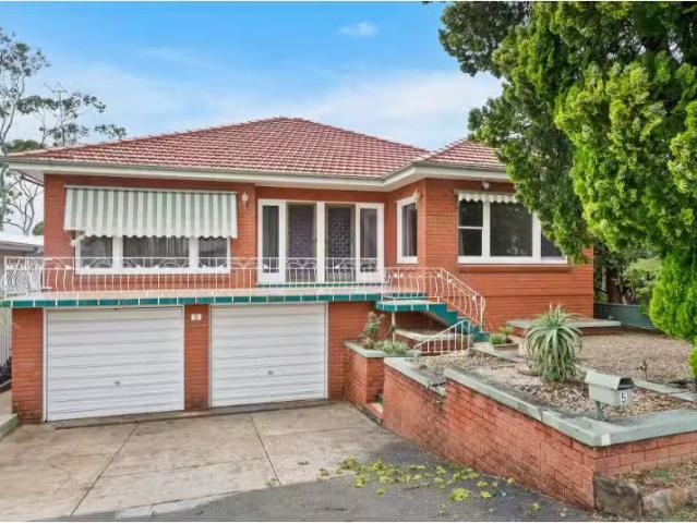 House for rent in Wollongong West, New South Wales