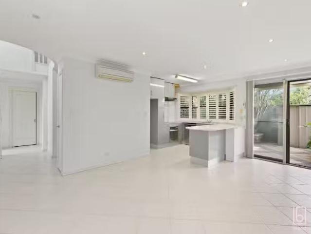 Condo for rent in Long Jetty, New South Wales