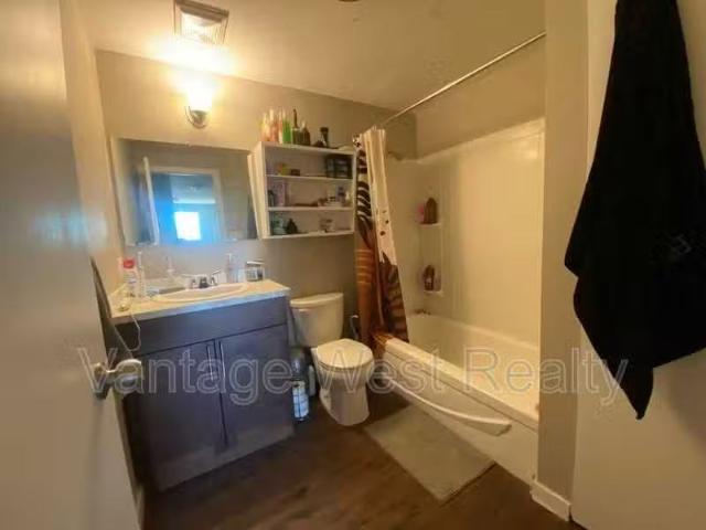 Condo for rent in Winfield, British Columbia