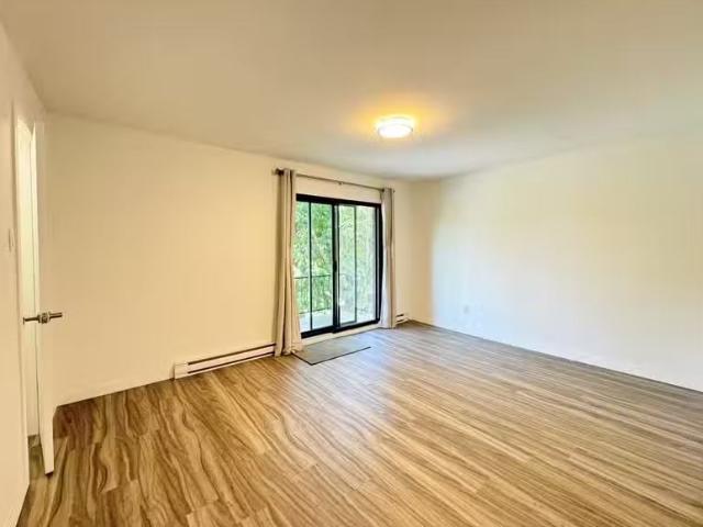 Condo for rent in St. Leonard's, Quebec