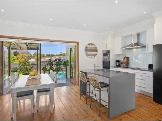 House for rent in Wollongong West, New South Wales