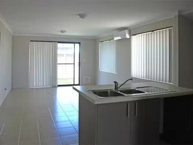 House for rent in Success, Western Australia