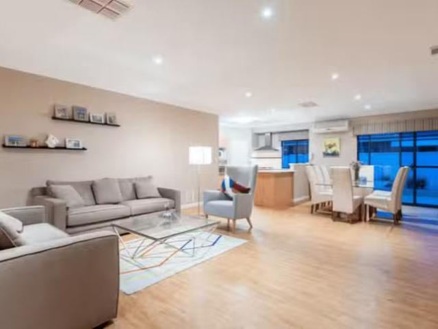 House for rent in Victoria
