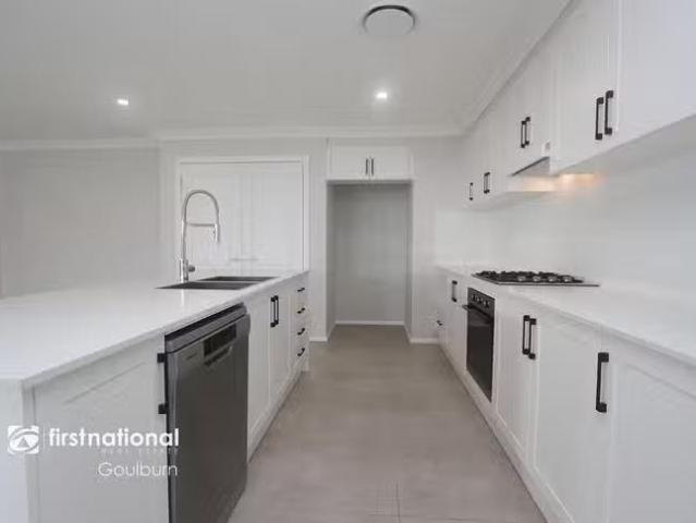 House for rent in Brisbane Grove, New South Wales