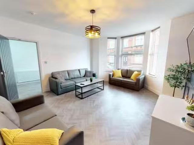House for rent in Calderstones