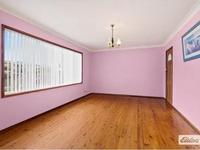 House for rent in Wollongong West, New South Wales