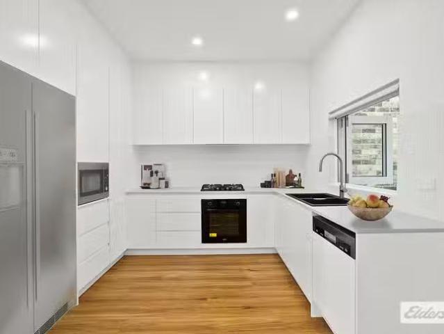 House for rent in Wollongong West, New South Wales