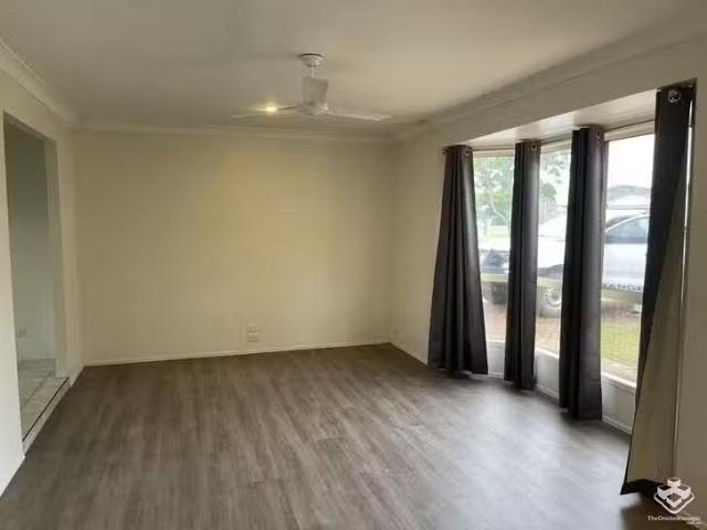 House for rent in Eli Waters, Queensland