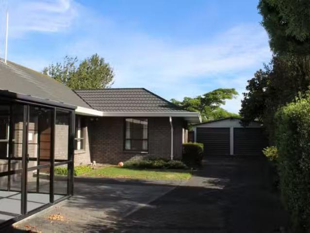 House for rent in Chaslands, Canterbury
