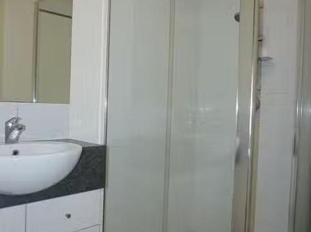 Apartment for rent in Redlynch, Queensland
