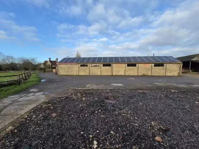 House for rent in Five Acres, Hertfordshire