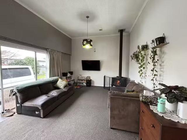 House for rent in Chaslands, Canterbury
