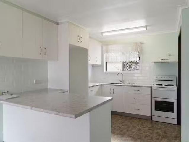 Apartment for rent in Harristown, Queensland