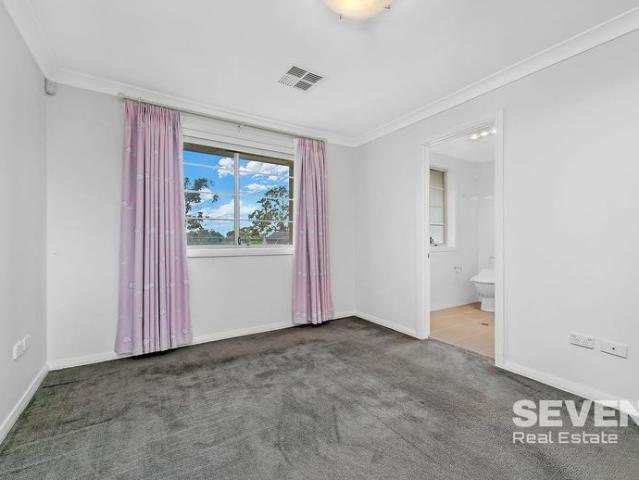 Townhouse for rent in Sydney, New South Wales