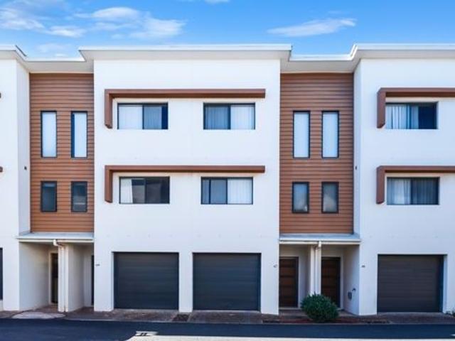 Townhouse for sale in Taigum