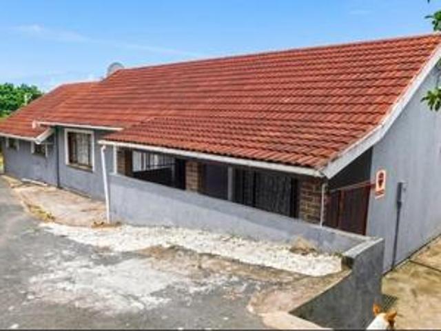 House for sale in Chatsworth, Kwazulu-natal