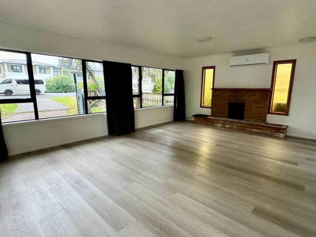 Apartment for rent in Whangaparaoa, Oroua County