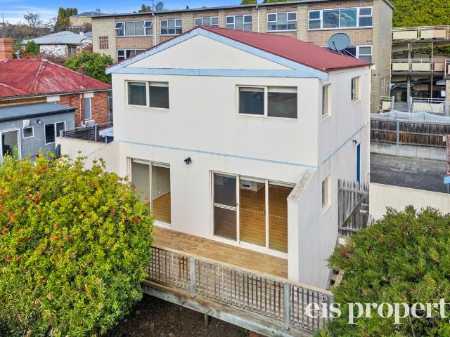 Townhouse for sale in New Town