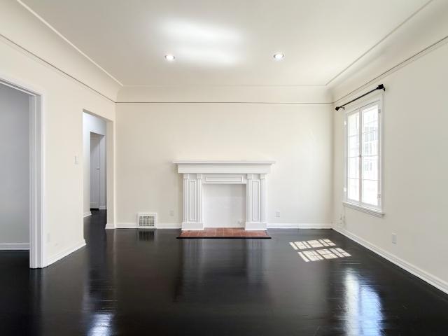 Apartment for rent in Canoga Park, California